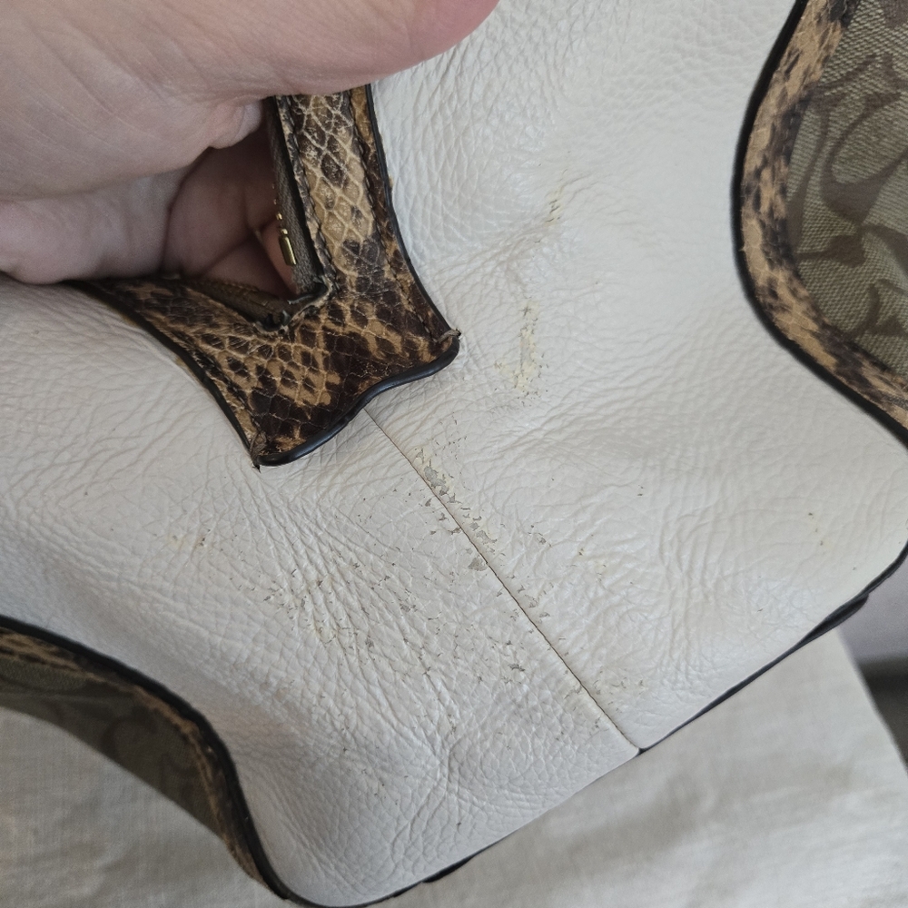 Coach Kristy C7332 Signature C With Snake Trim Shoulder Bag - Picture 13 of 16